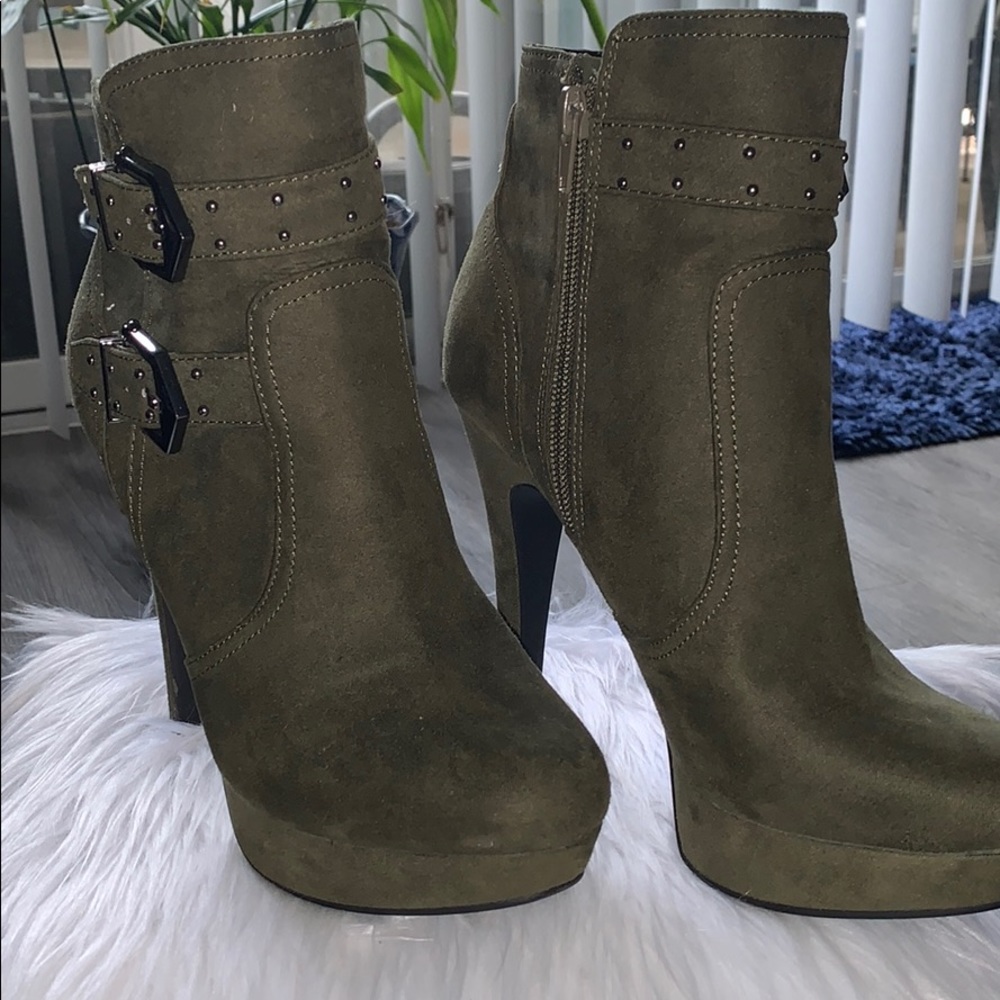 Army green ankle boots, size 6.5